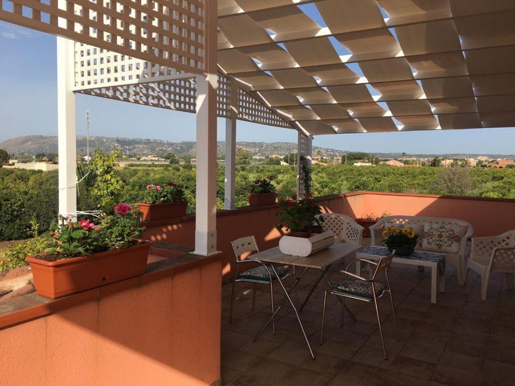 La Stanza Delle Muse In Villa Con Piscina Fontane Bianche Exterior foto