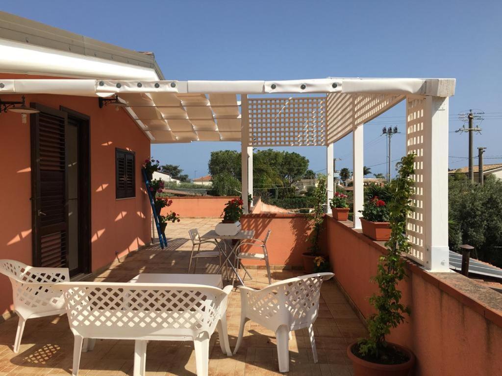 La Stanza Delle Muse In Villa Con Piscina Fontane Bianche Exterior foto